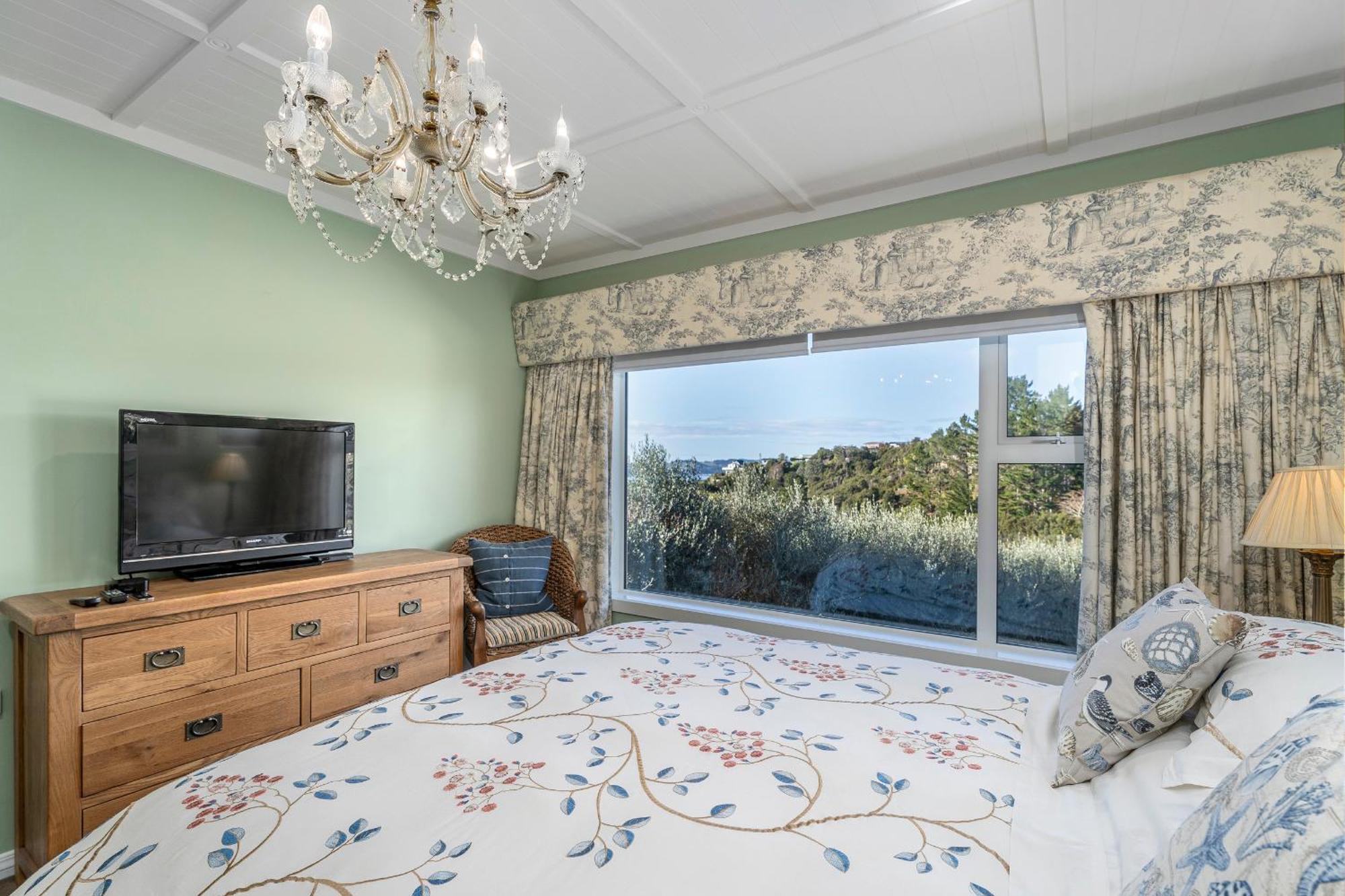 Bayview Valley Bed & Breakfast *