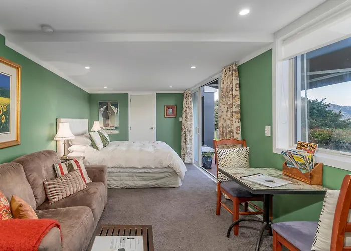 Bayview Valley Lodge Bed & Breakfast